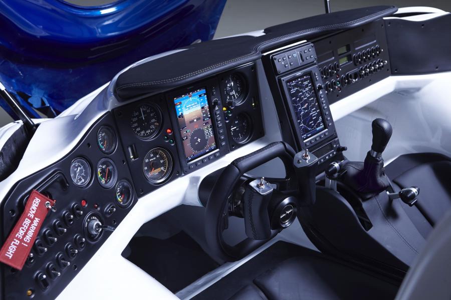 Торпедо AeroMobil 3.0 2014 года  (фото 16 из 18)